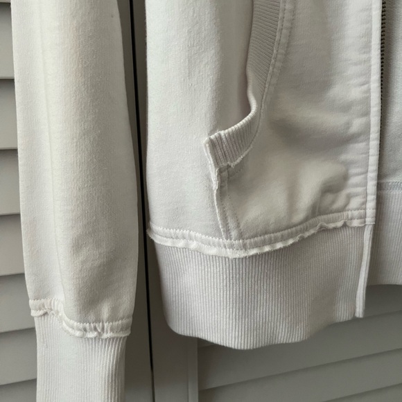 Simply Roses White Hoody w/Heart Design 🩶 Size Small - Picture 6 of 8